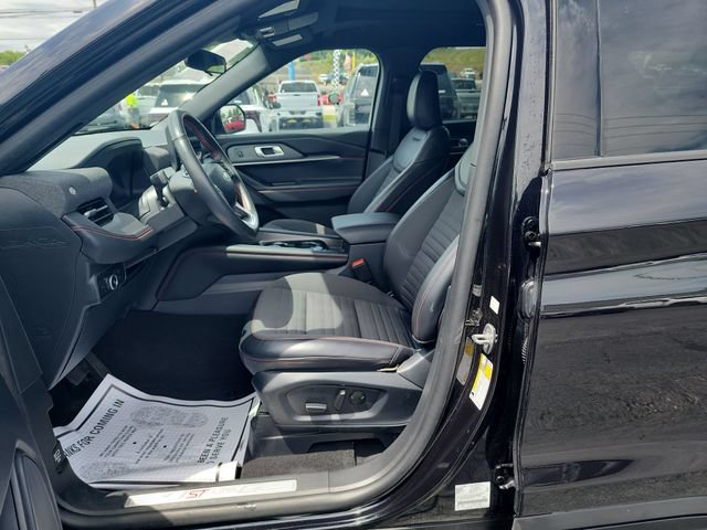 Used 2025 Ford Explorer ST-Line AWD/4WD image 9