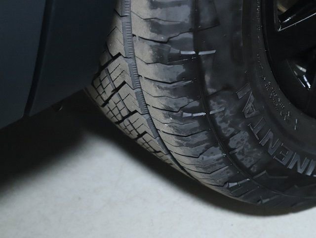 Used 2025 Volkswagen Atlas Peak Edition SE AWD/4WD image 40