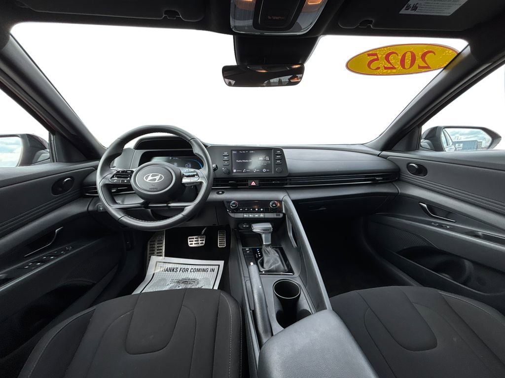 Certified 2025 Hyundai Elantra Sport image 17