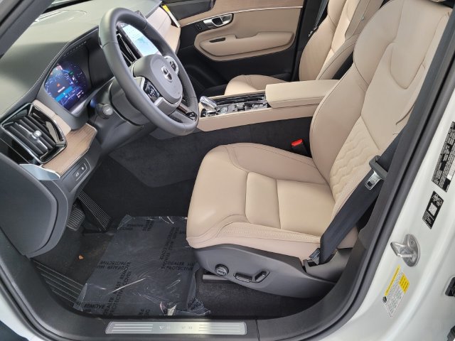 New 2026 Volvo XC90 T8 Plus w/ Protection Package Premier AWD/4WD image 12