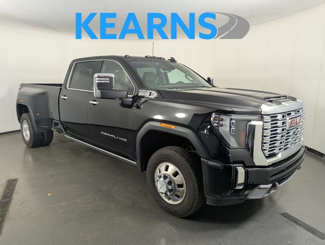 Used 2024 GMC Sierra 3500 Denali w/ Technology Package image 1