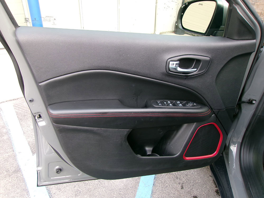 Used 2019 Jeep Compass Trailhawk image 15