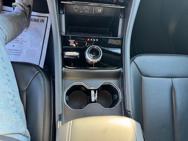 Used 2024 Jeep Grand Cherokee Limited w/ Black Appearance Package image 20