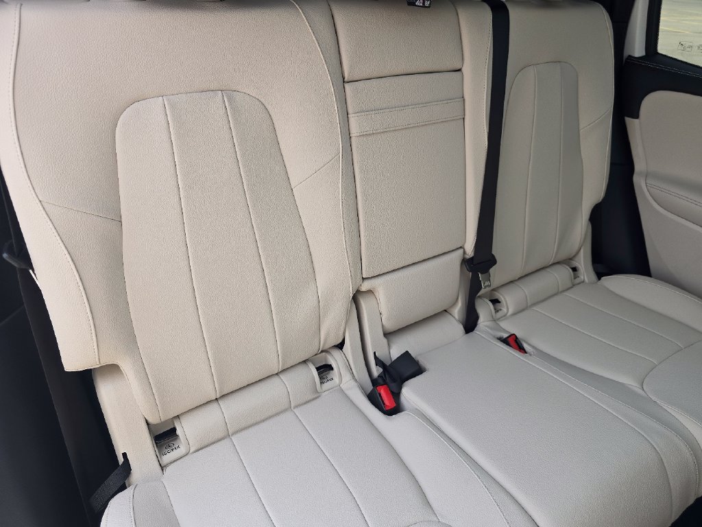 New 2026 Mercedes-Benz GLB 250 4MATIC image 21