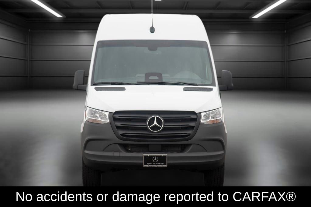 Used 2025 Mercedes-Benz Sprinter 2500 image 2