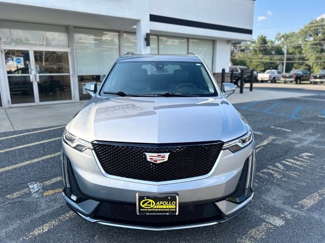 Used 2024 Cadillac XT6 Sport image 2