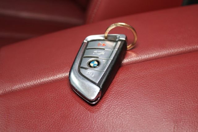 Used 2020 BMW X6 M50i AWD/4WD image 23