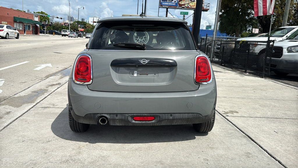 Used 2019 MINI Cooper 2-Door Hardtop w/ Signature Upholstery Package FWD image 13