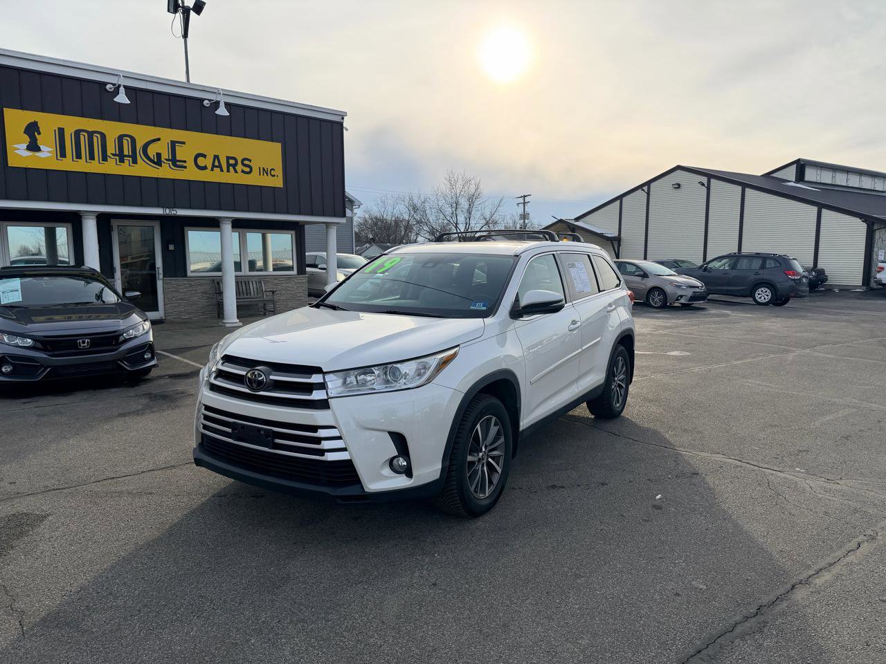 Used 2019 Toyota Highlander XLE w/ Protection Package #3 image 2