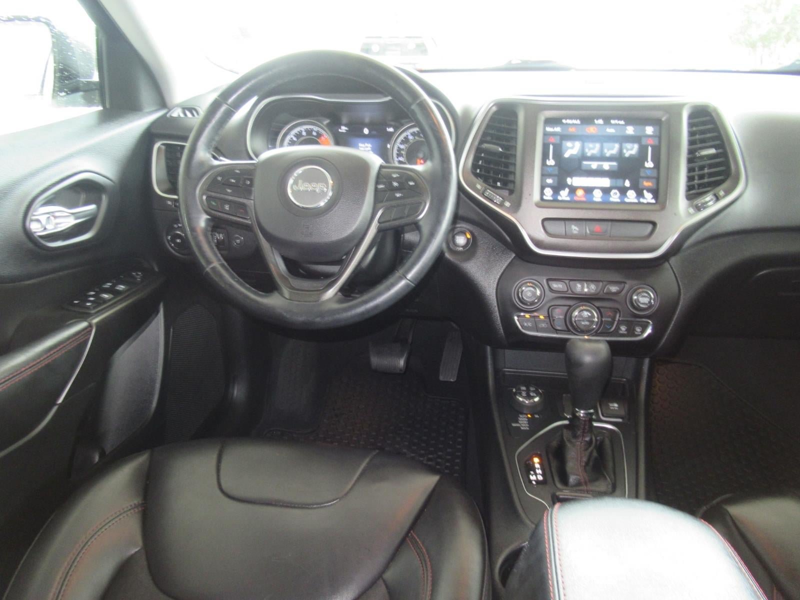 Used 2019 Jeep Cherokee Trailhawk w/ Comfort/Convenience Group AWD/4WD image 14