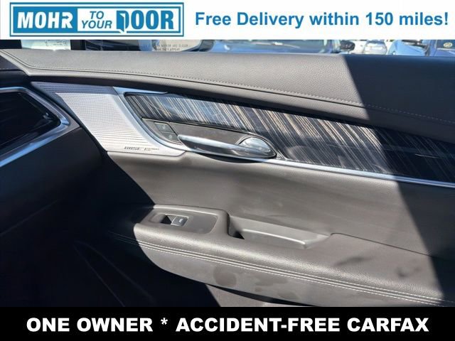 Used 2025 Cadillac XT6 Premium Luxury image 25