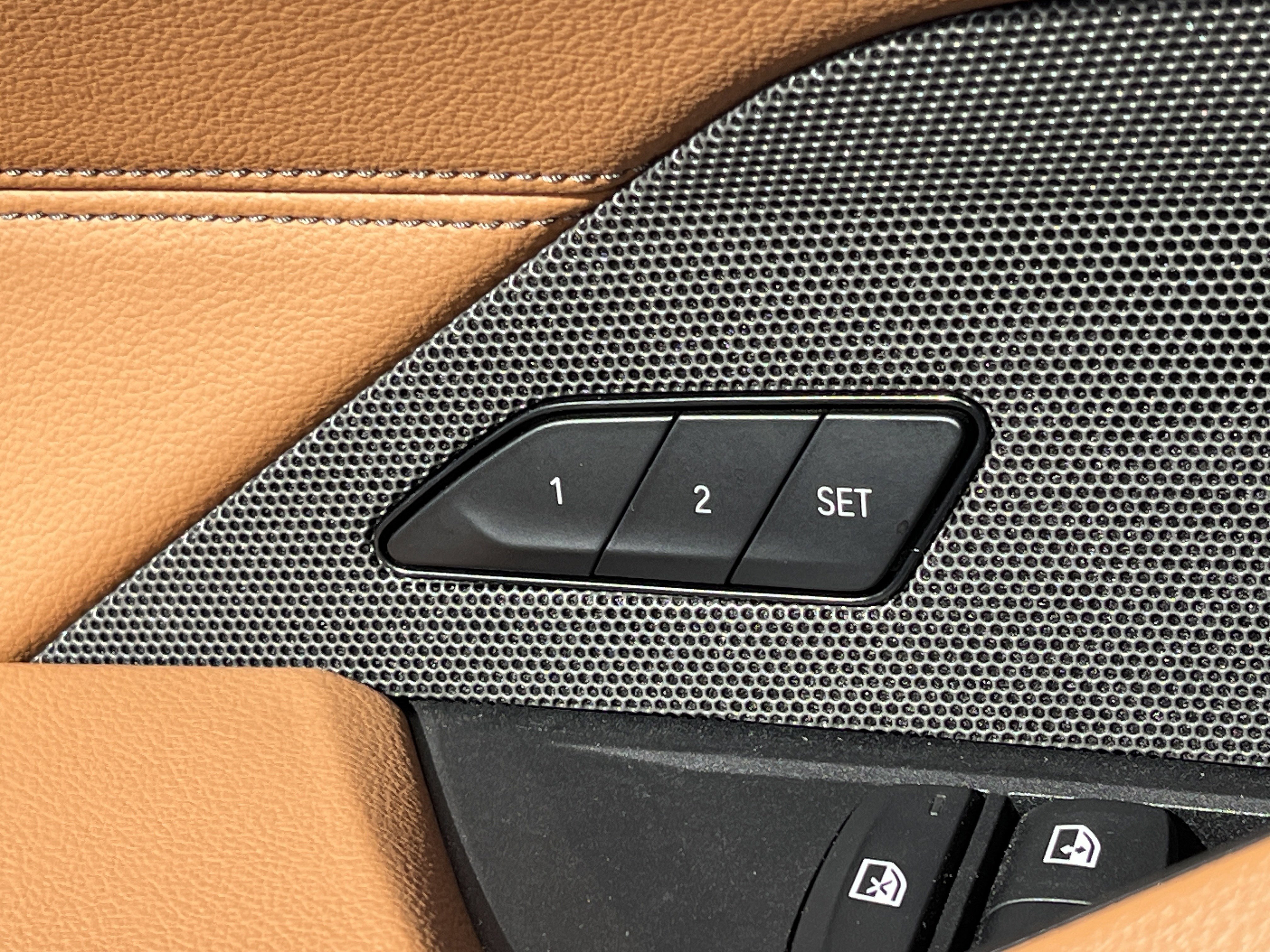 Used 2023 BMW i4 eDrive40 w/ M Sport Package image 17