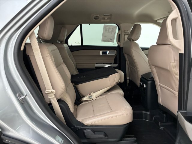 Used 2023 Ford Explorer Limited w/ Equipment Group 301A AWD/4WD image 16