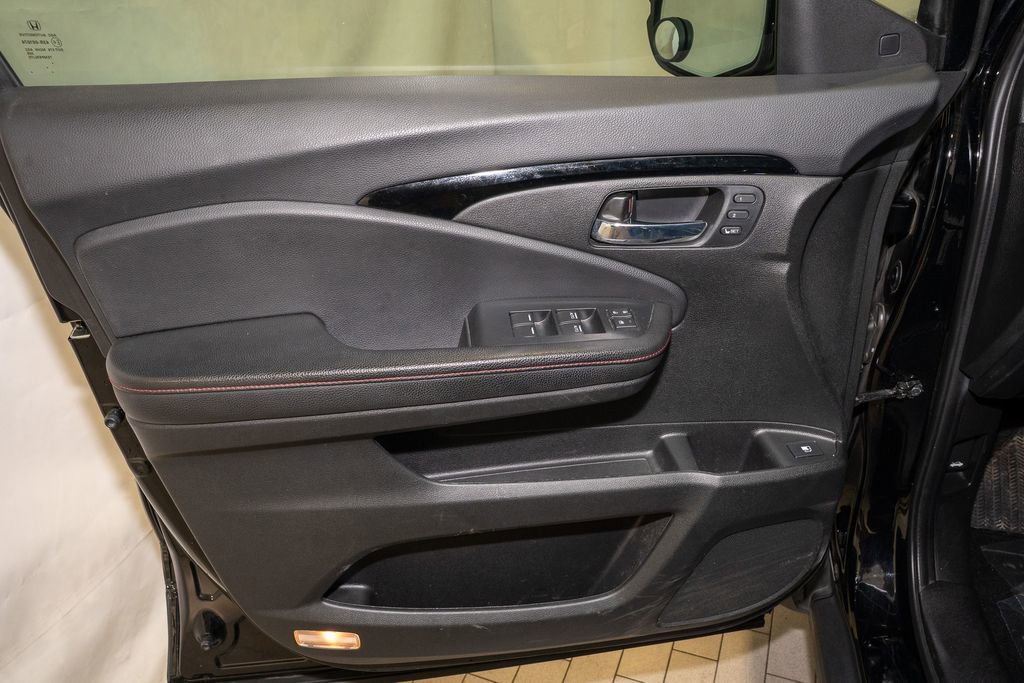 Used 2021 Honda Ridgeline Black Edition image 11