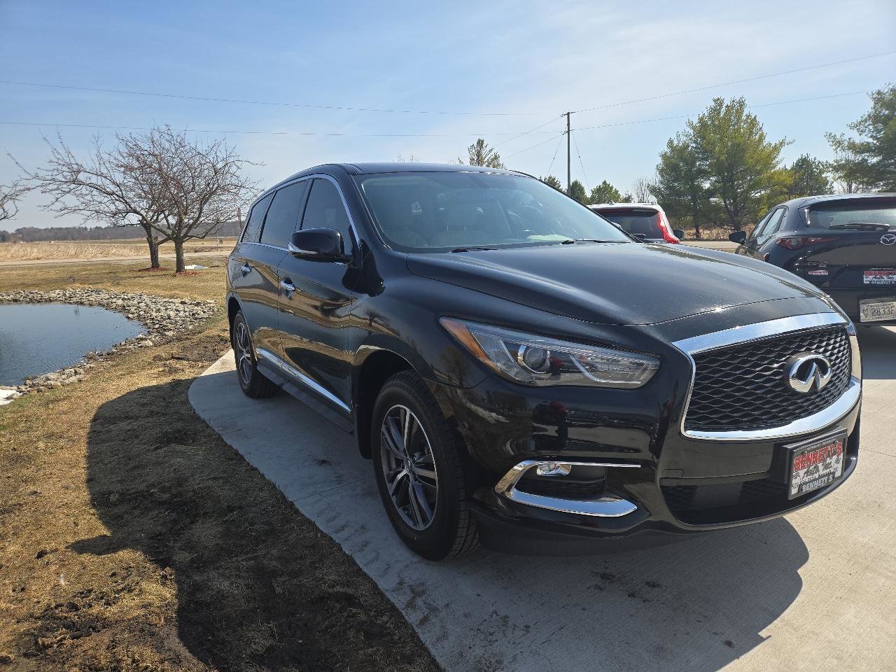 Used 2017 INFINITI QX60 Luxe AWD/4WD image 3
