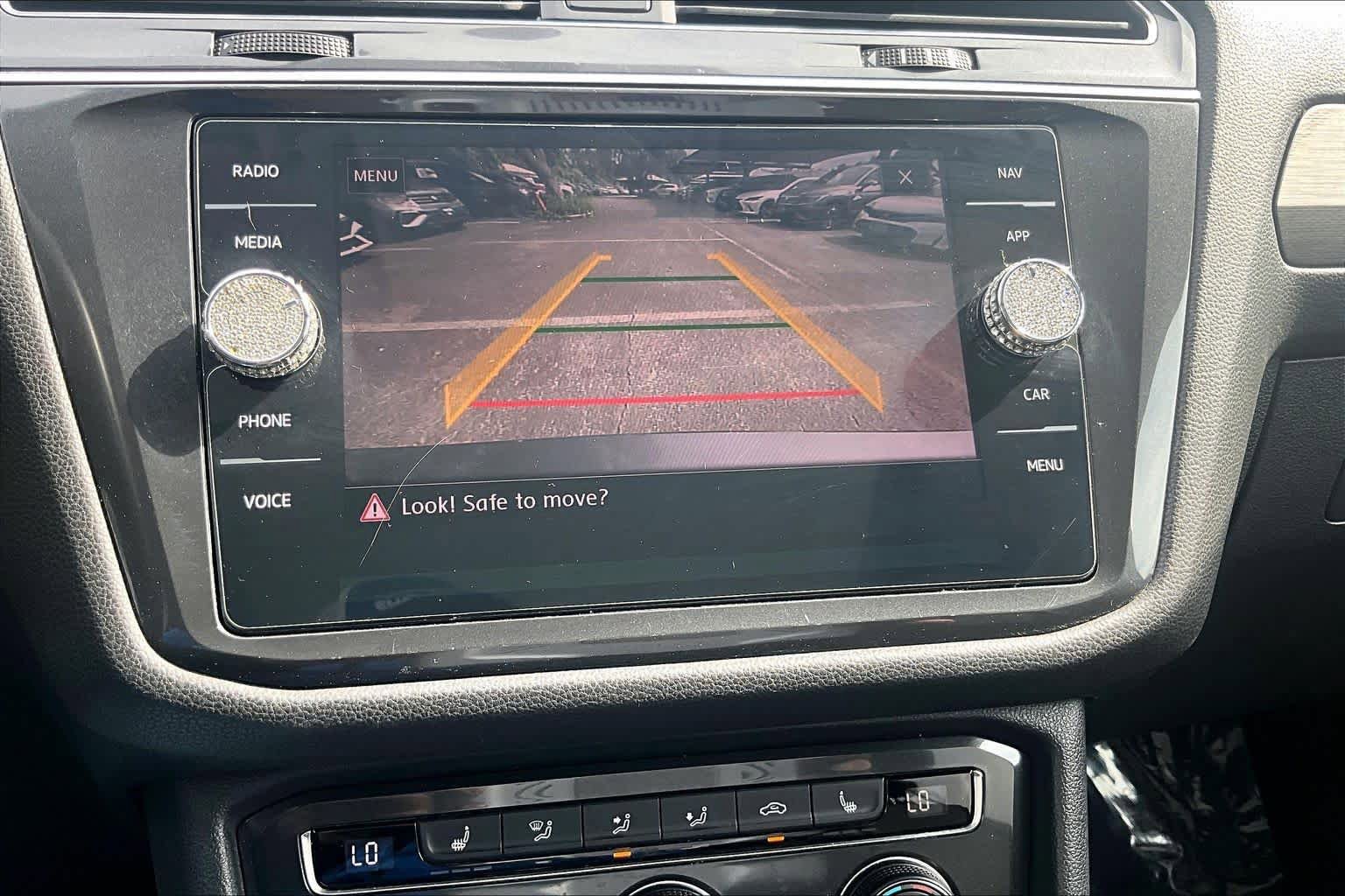 Used 2018 Volkswagen Tiguan SEL FWD image 27