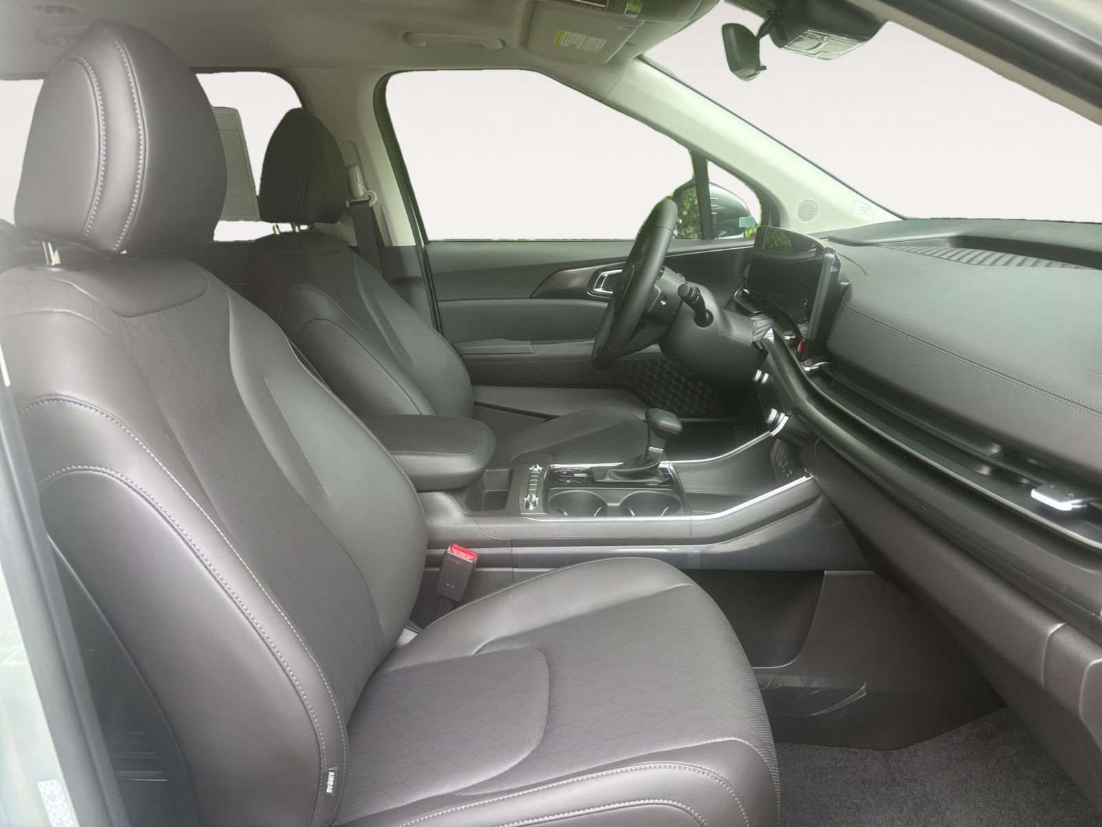 New 2026 Kia Carnival SX w/ SX Dark Edition Package FWD image 15