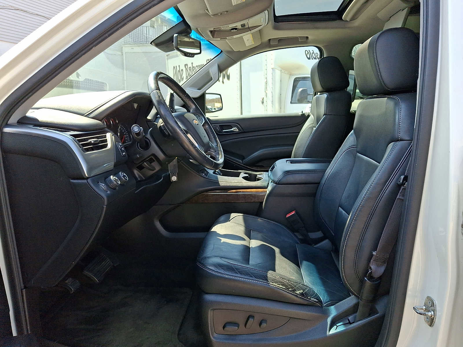 Used 2015 Chevrolet Suburban LT image 12