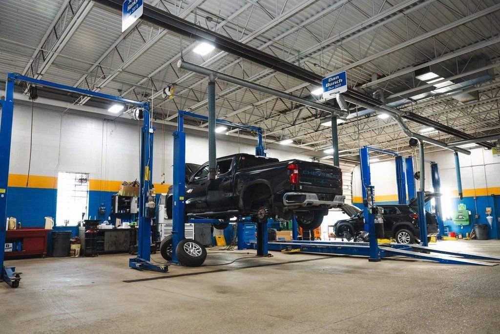 Used 2024 Chevrolet Traverse RS image 30