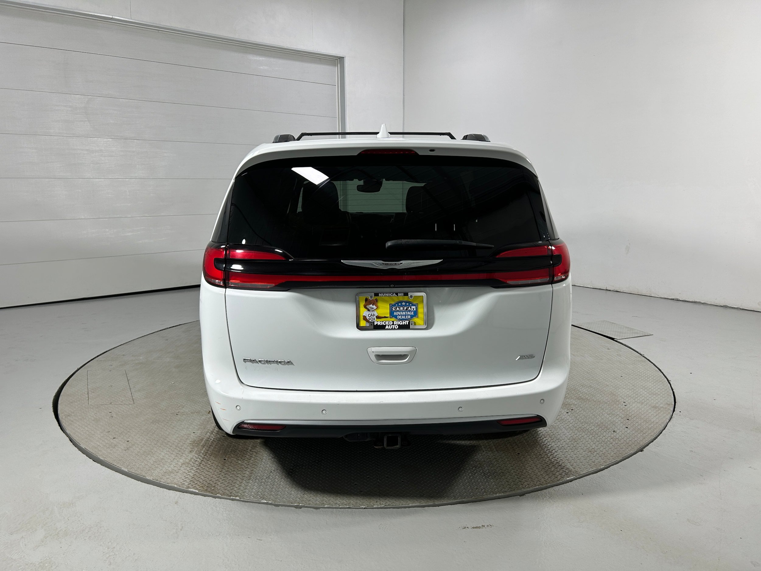 Used 2021 Chrysler Pacifica Pinnacle AWD/4WD image 36
