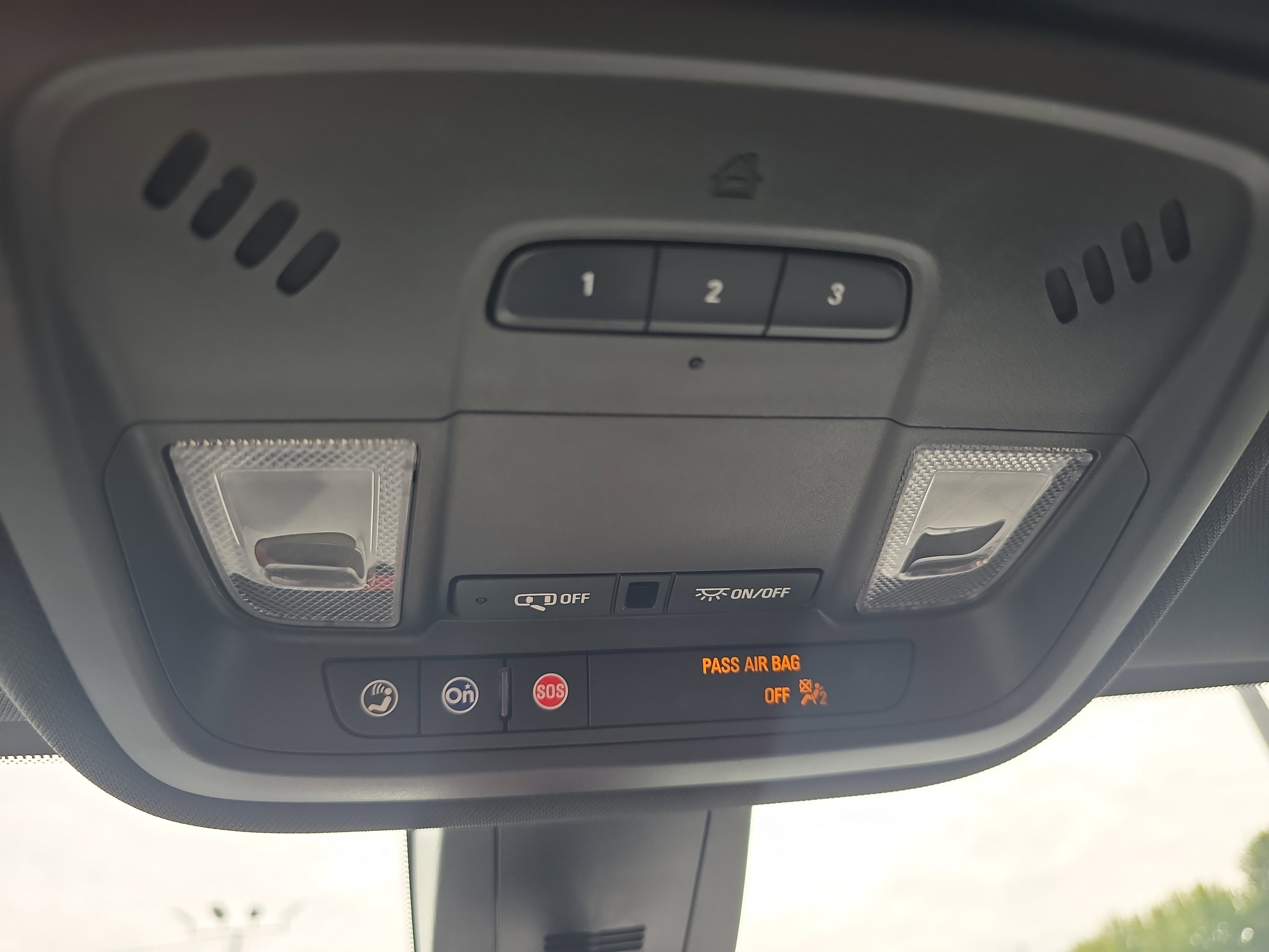 Used 2023 Chevrolet Traverse LT image 28