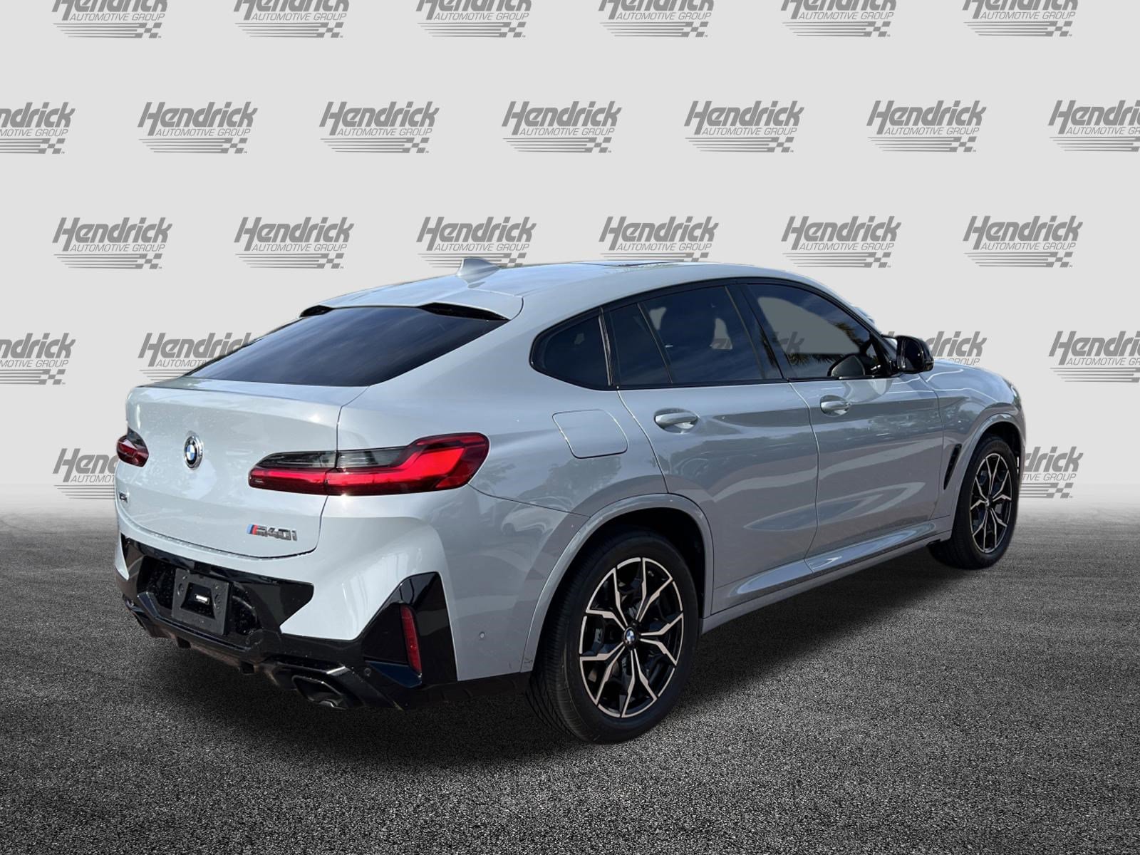 Used 2023 BMW X4 M40i w/ Premium Package image 11