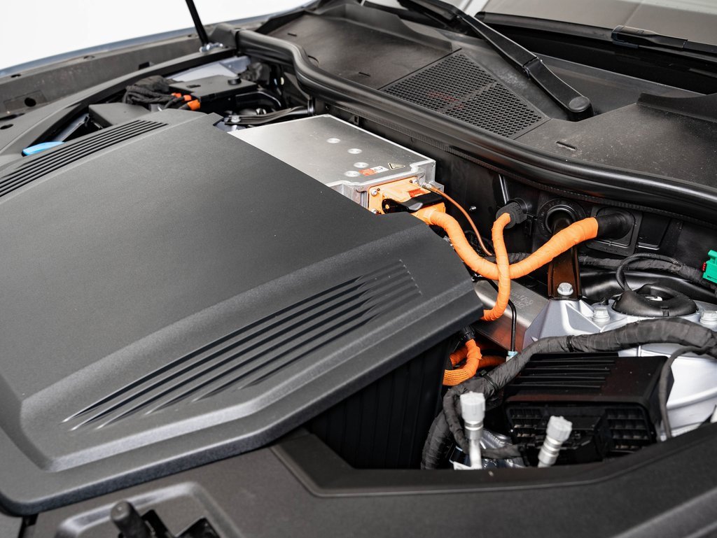 Used 2022 Audi e-tron Premium w/ Convenience Plus Package image 46