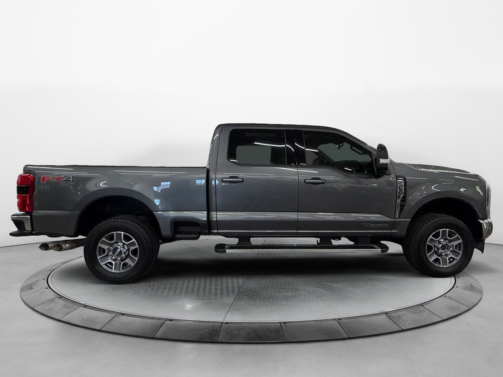 Used 2024 Ford F250 Lariat w/ FX4 Off-Road Package AWD/4WD image 2