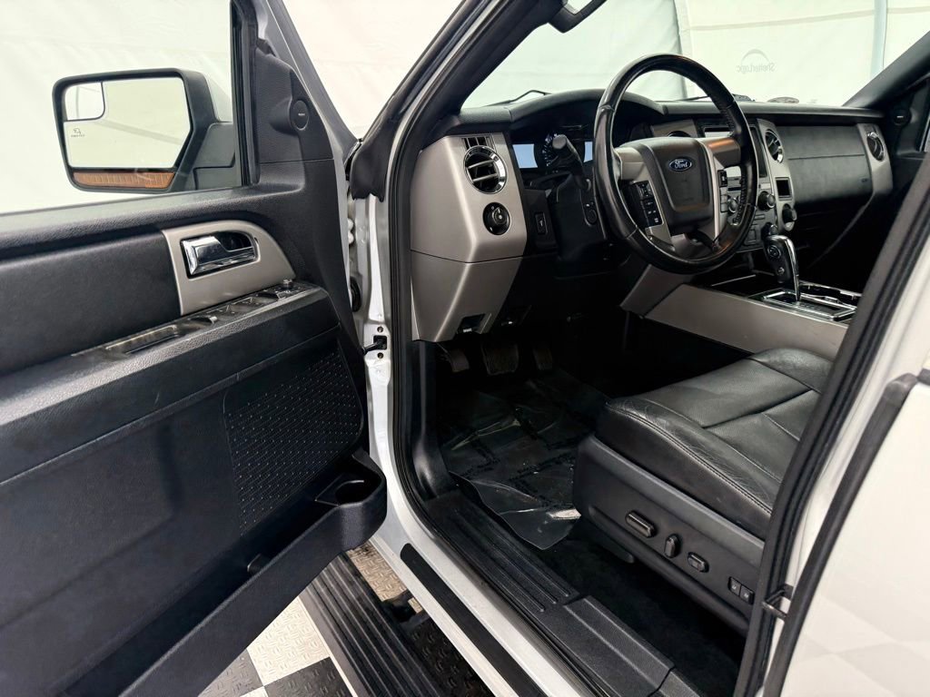Used 2017 Ford Expedition Limited w/ Equipment Group 301A AWD/4WD image 37