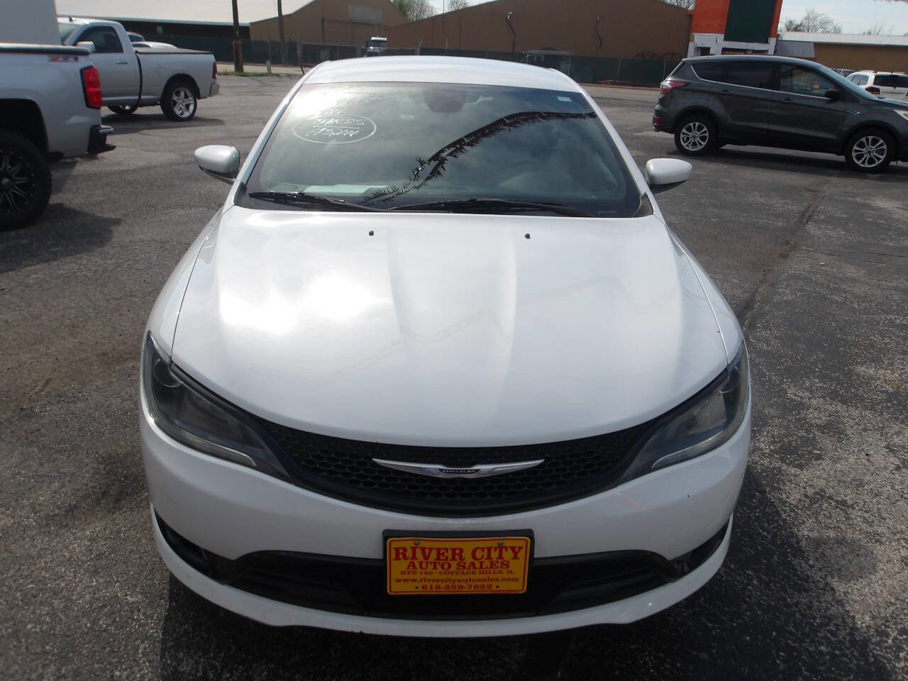 Used 2015 Chrysler 200 S FWD image 2
