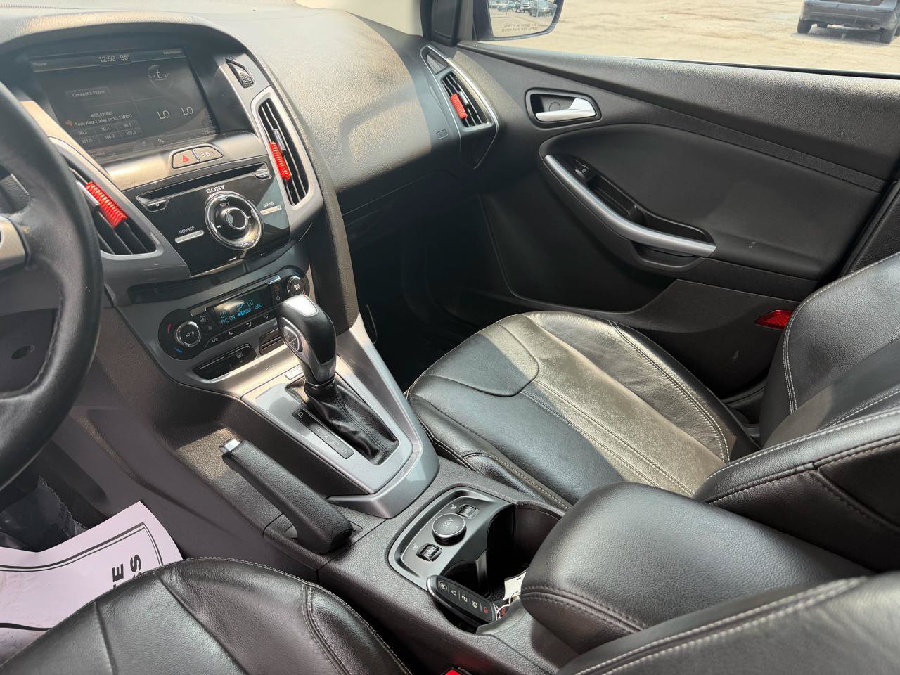 Used 2014 Ford Focus Titanium FWD image 22