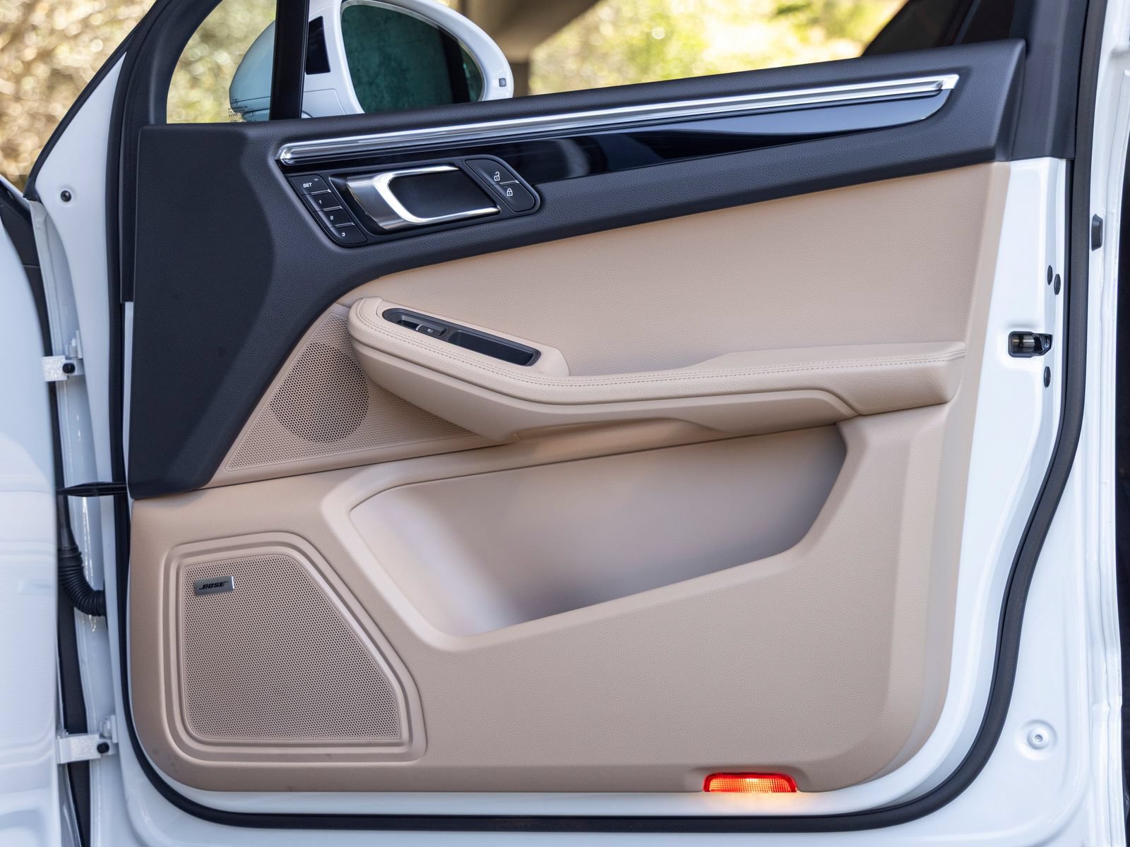 Certified 2026 Porsche Macan AWD/4WD image 60