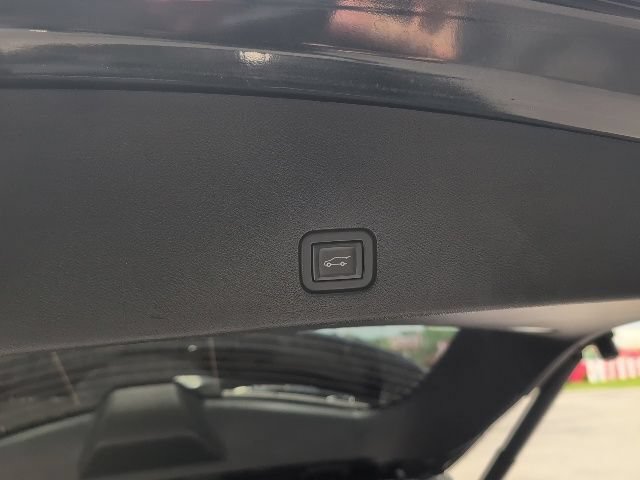 Used 2022 Cadillac XT6 Premium Luxury AWD/4WD image 16