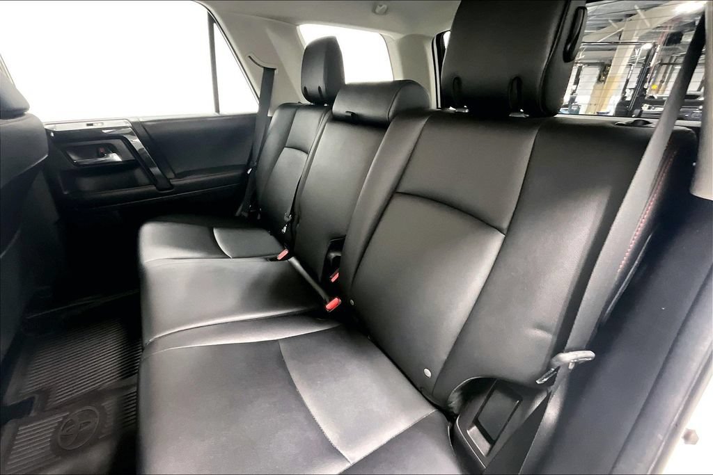 Used 2019 Toyota 4Runner TRD Off-Road Premium AWD/4WD image 28