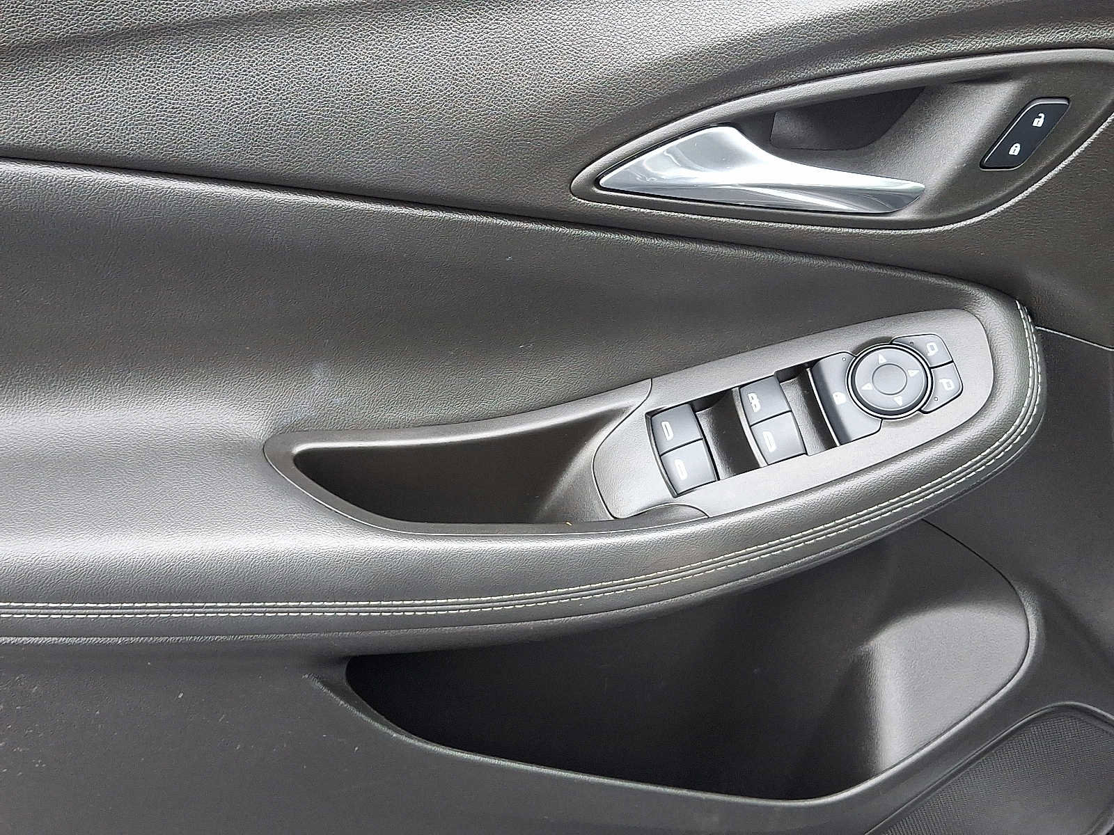 Certified 2023 Buick Encore GX Preferred w/ Cold Weather Comfort Package image 12