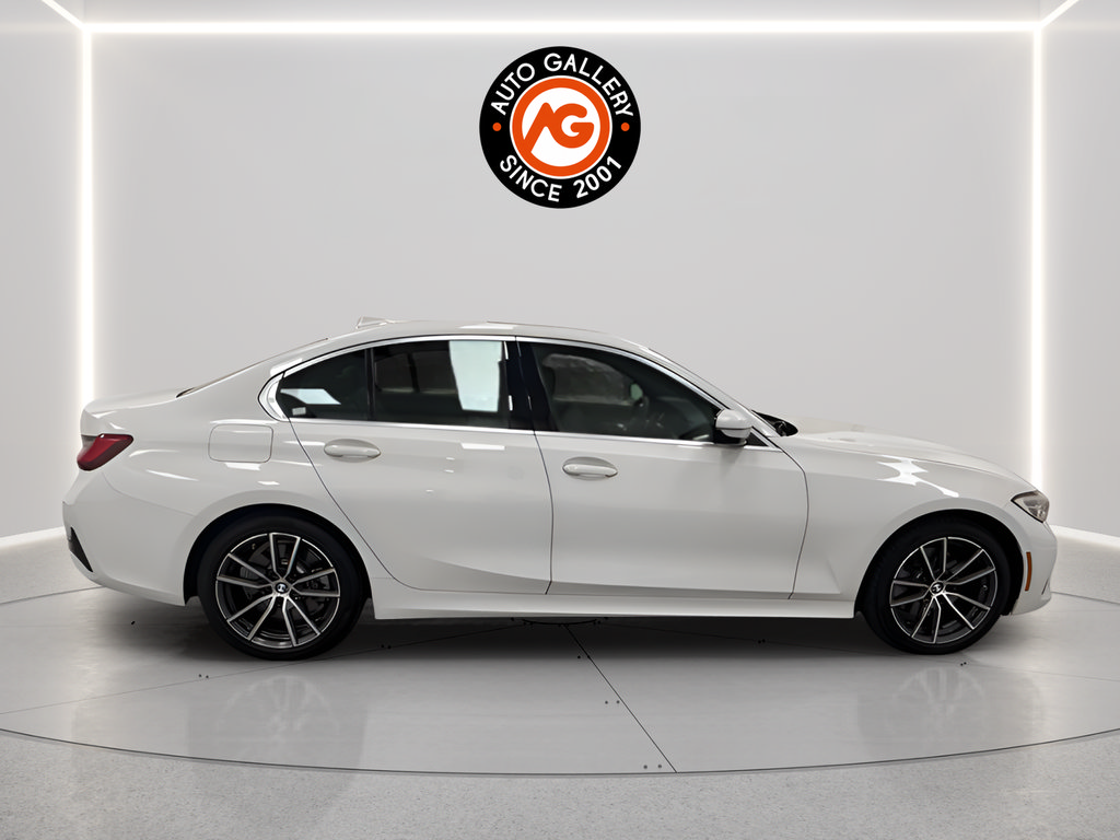 Used 2021 BMW 330i Sedan w/ Convenience Package RWD image 2