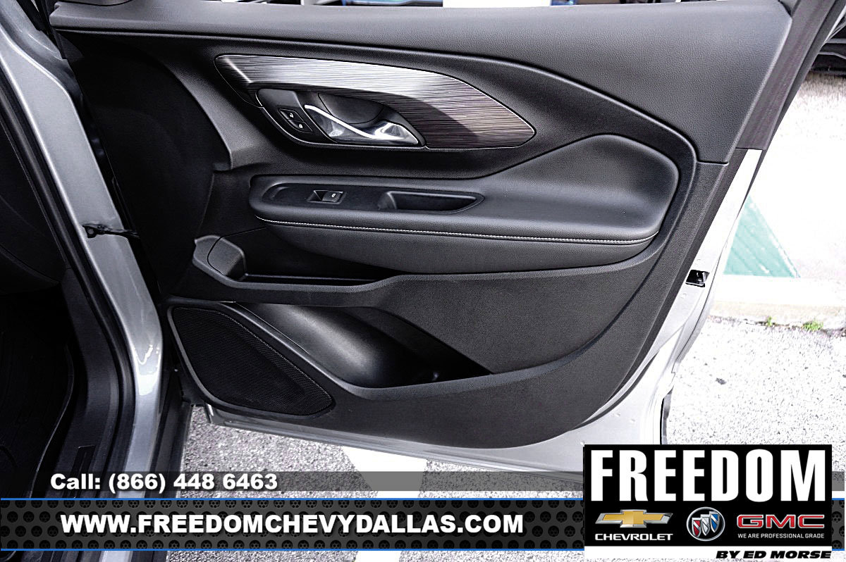 Used 2024 GMC Terrain SLE w/ Driver Convenience Package image 37
