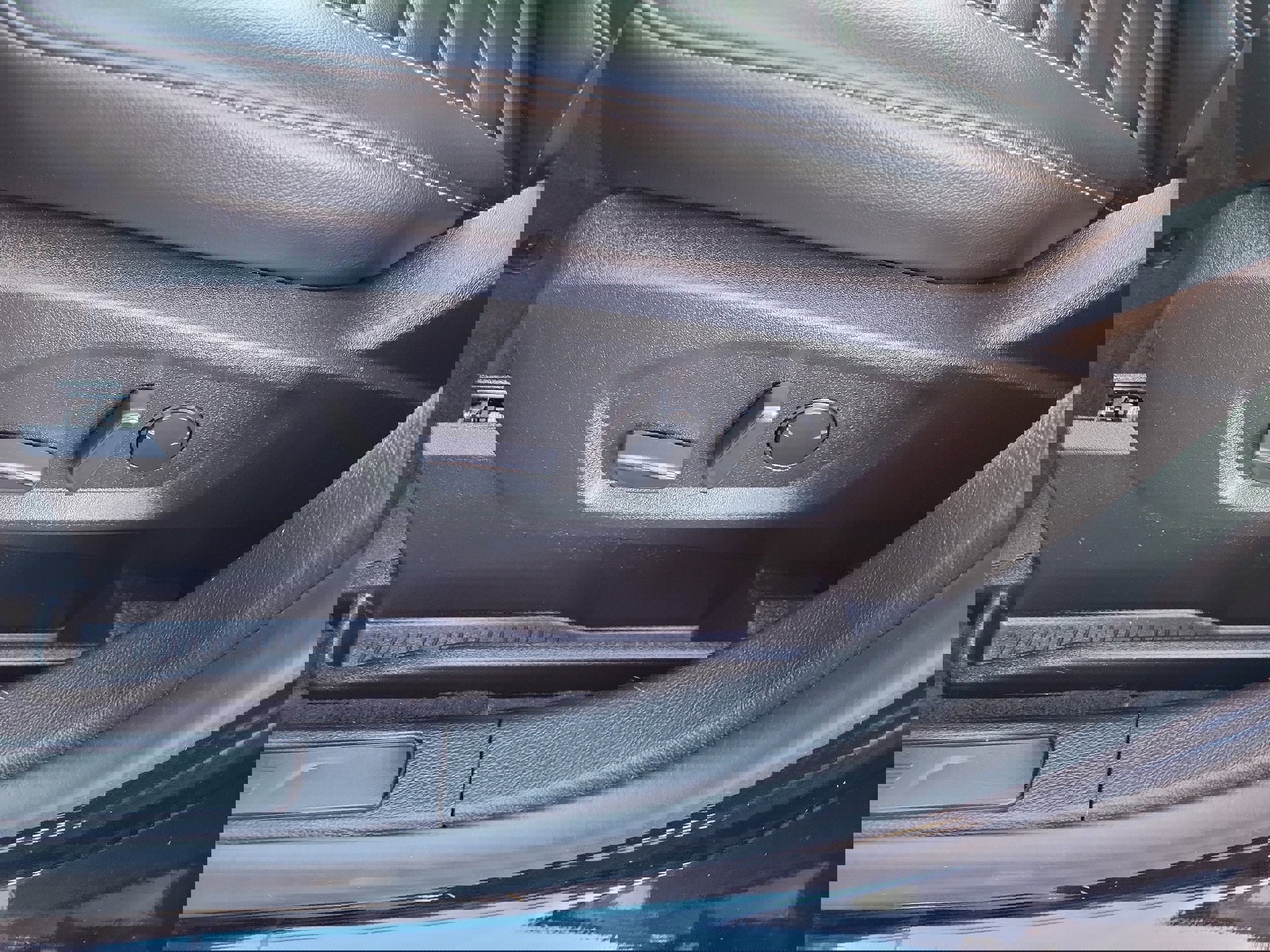 Used 2024 Ford Edge SEL w/ Convenience Package image 19