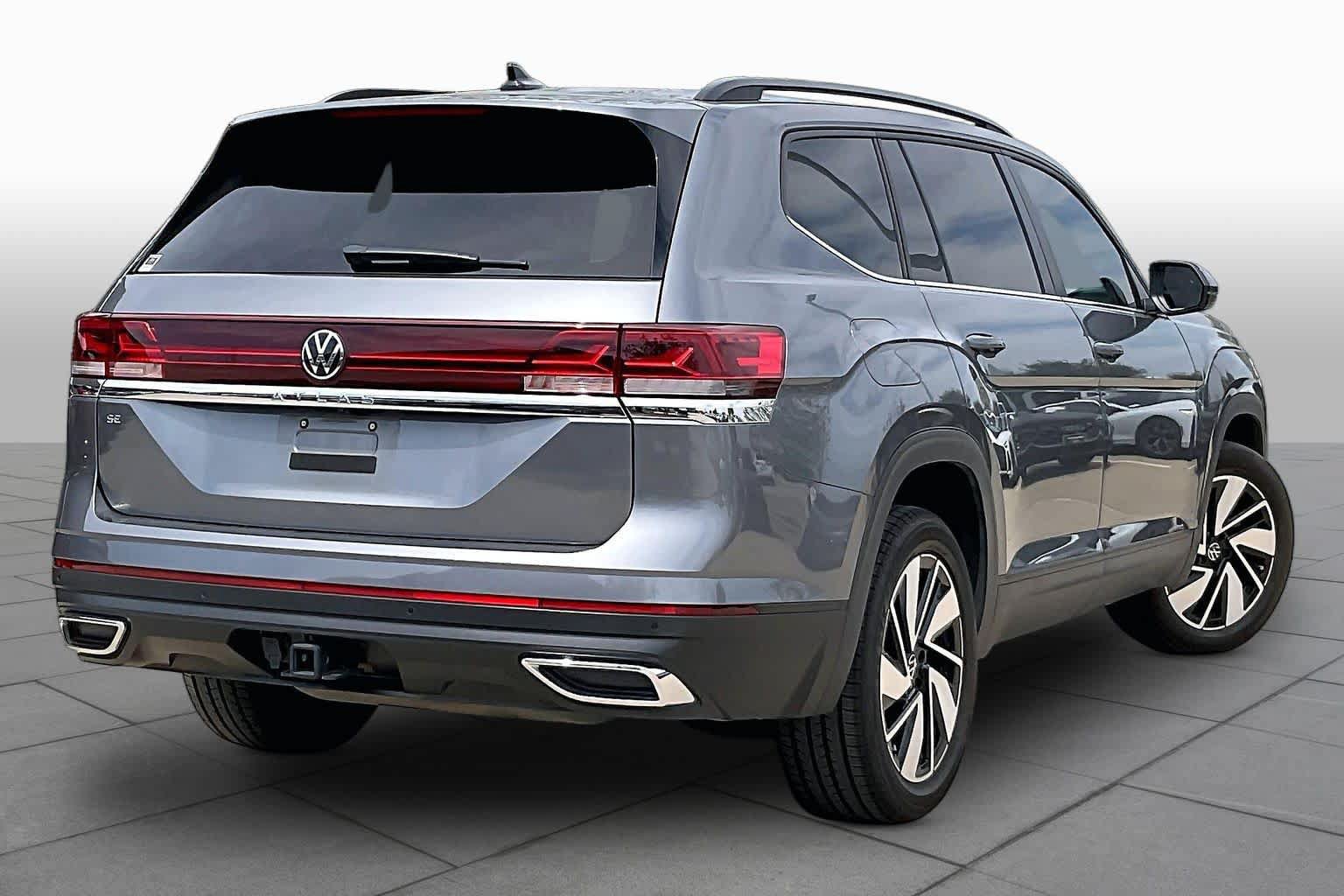 Used 2024 Volkswagen Atlas SE FWD image 13