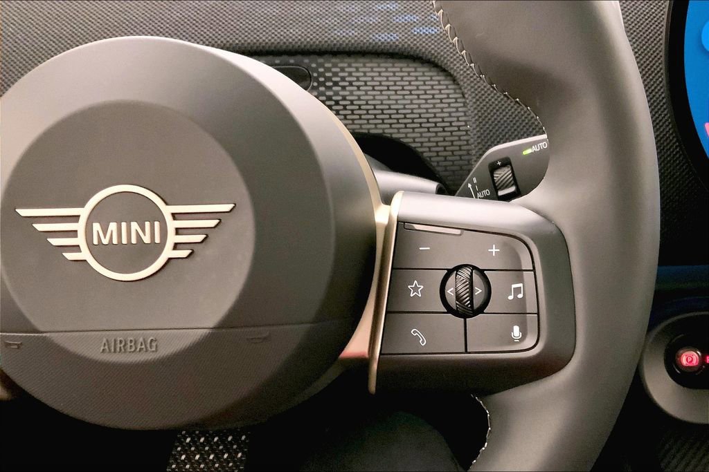 Certified 2025 MINI Cooper Countryman S w/ Comfort Package Max image 19