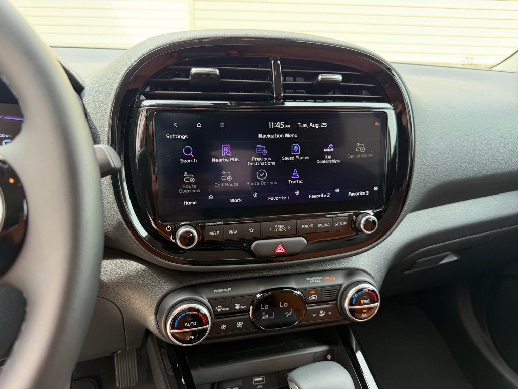 Used 2025 Kia Soul EX FWD image 12