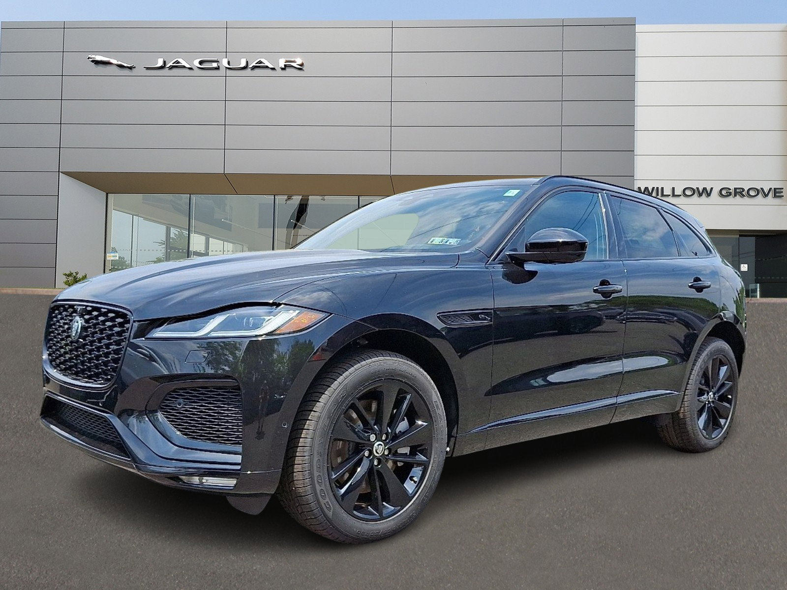 New 2026 Jaguar F-PACE R-Dynamic S image 1