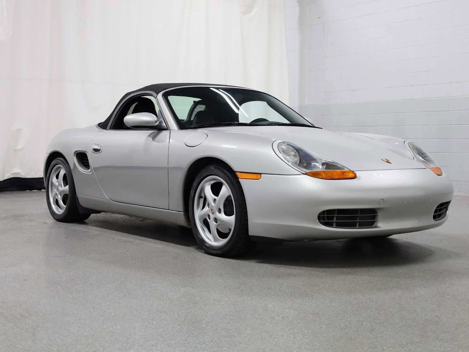 Used 2000 Porsche Boxster RWD image 13