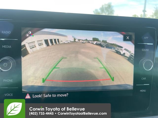 Used 2025 Volkswagen Jetta SE FWD image 13