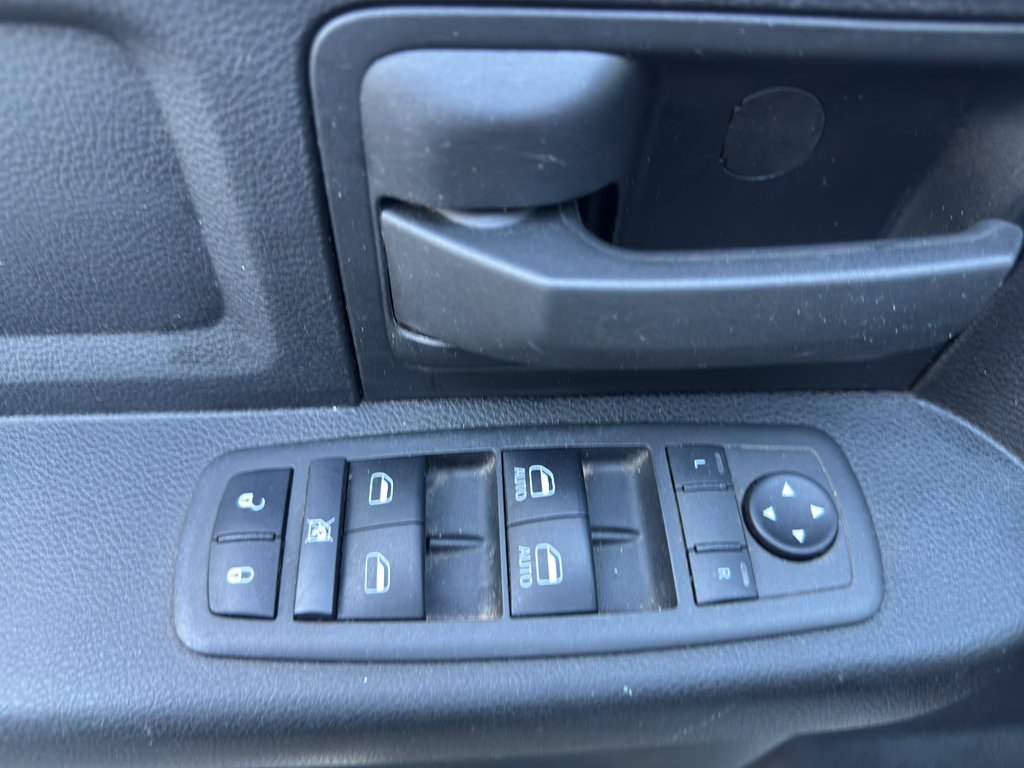 Used 2022 RAM 3500 Tradesman w/ Chrome Appearance Group AWD/4WD image 23