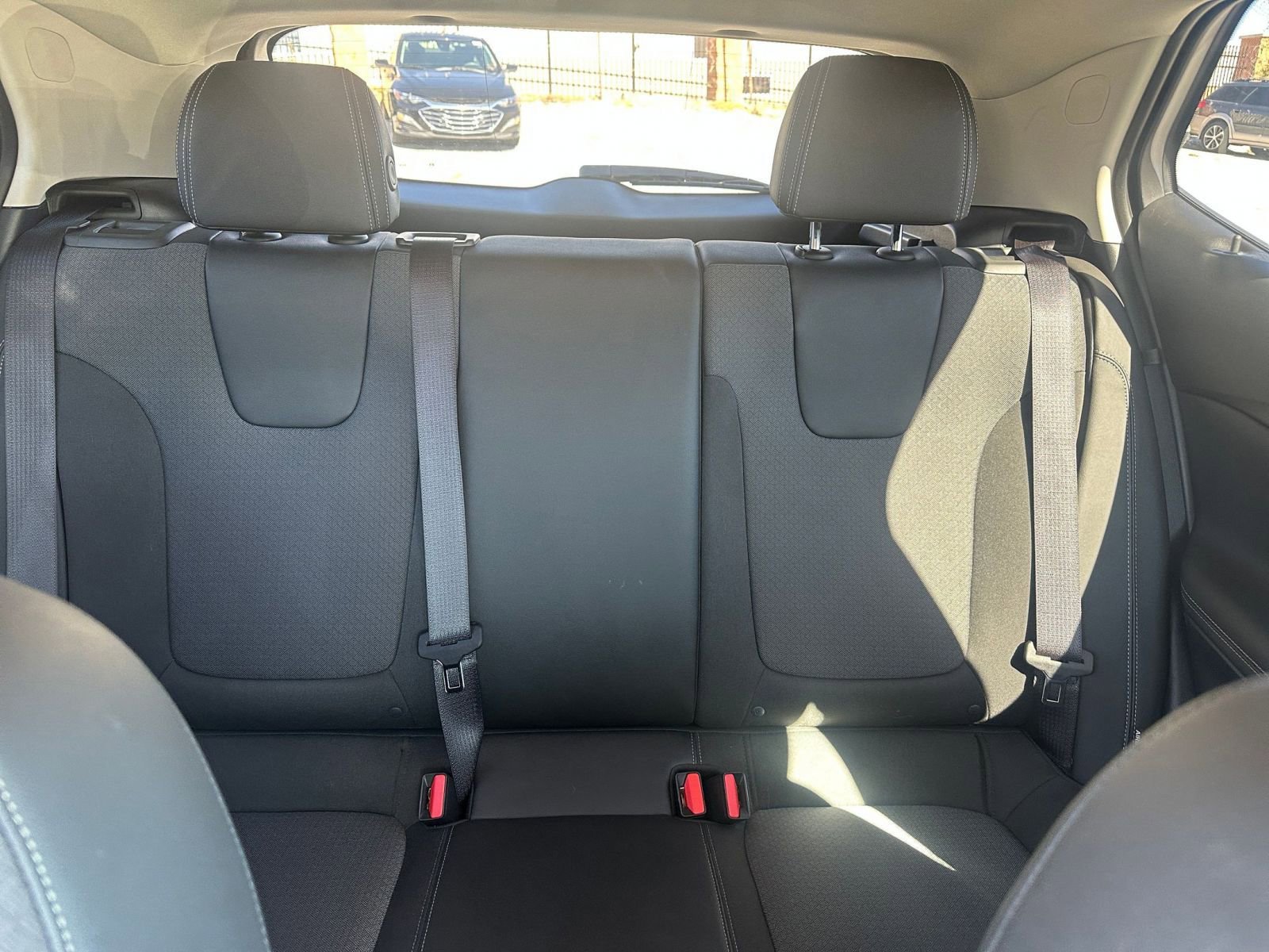 Used 2025 Buick Encore GX Preferred image 36