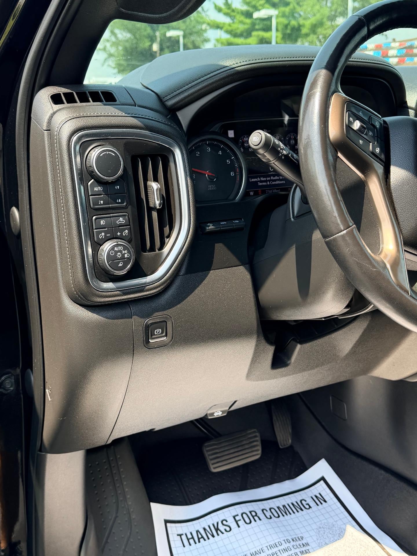 Used 2019 Chevrolet Silverado 1500 High Country w/ Technology Package AWD/4WD image 13