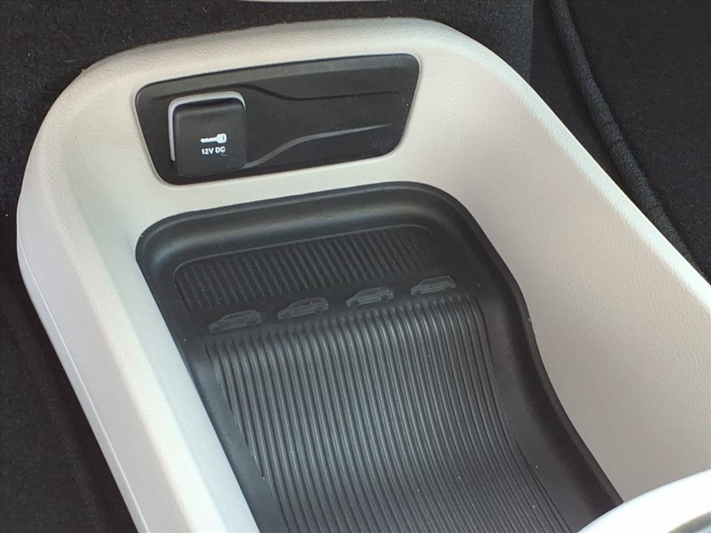 Used 2024 Chrysler Pacifica Limited FWD image 33