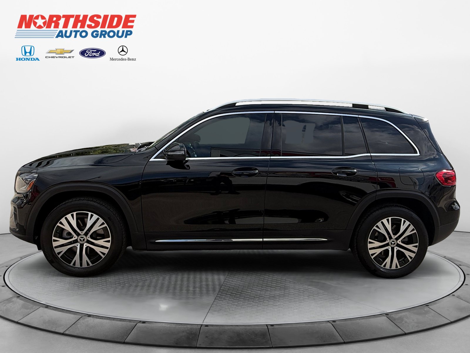 Used 2026 Mercedes-Benz GLB 250 image 4