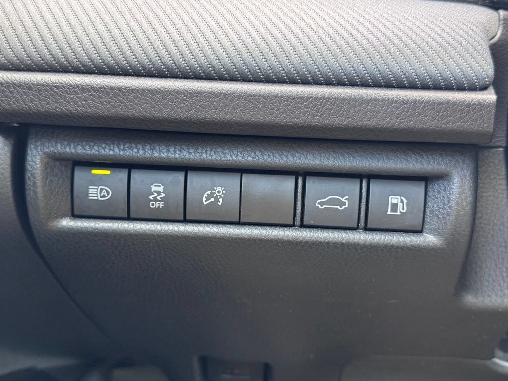 Used 2025 Toyota Camry SE w/ Convenience Package FWD image 22